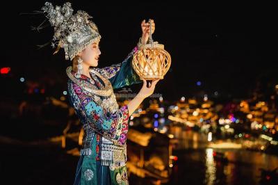 Fenghuang at night