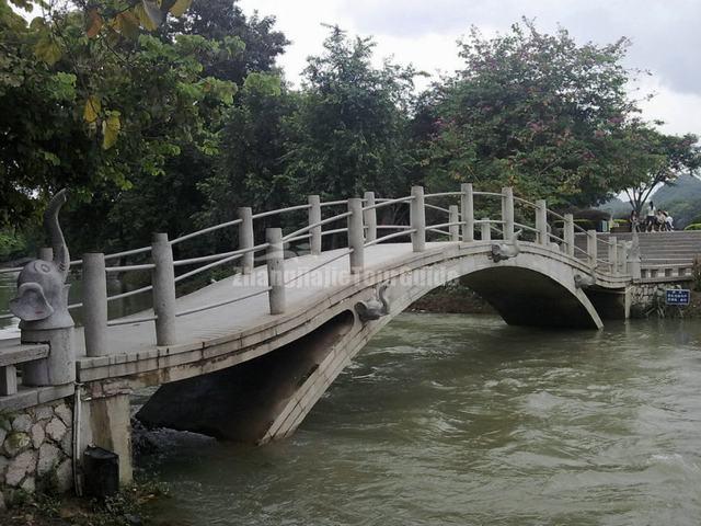 Elephant Trunk Hill Bridge Guilin