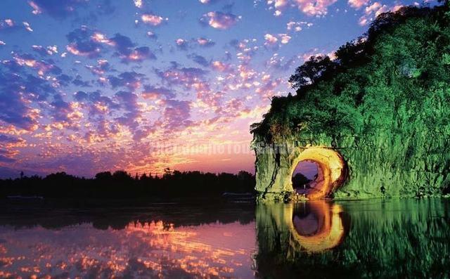 Guilin Elephant Trunk Hill Dusk Scenery