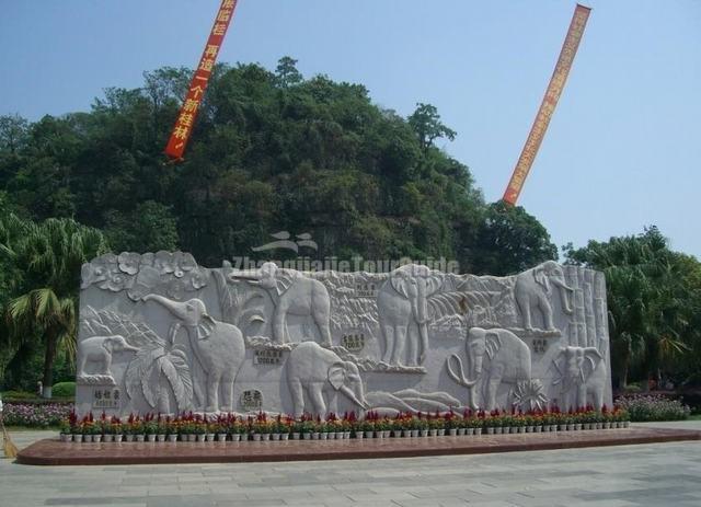 Elephant Trunk Hill Elephant Carved Stone Guilin