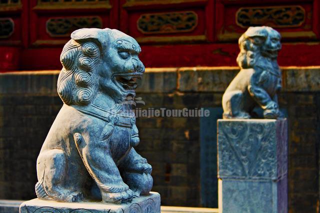 Guanlin Temple Beautiful Stone Lions