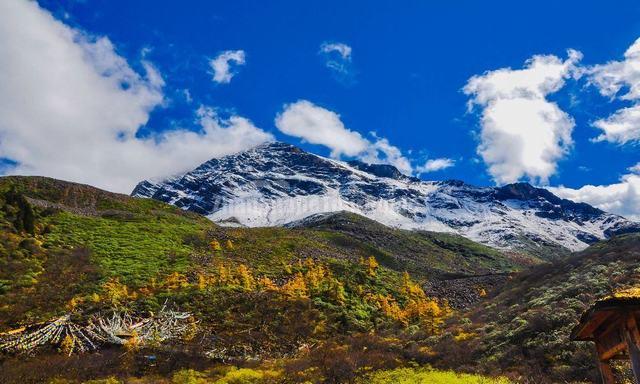 Huanglong Xuebao Peak