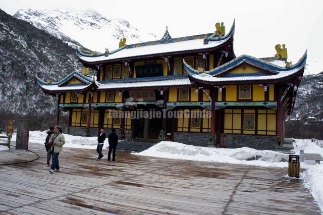 Huanglong Ancient Temple Winter