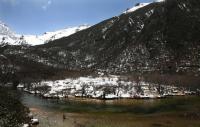 Huanglong Xuebao Peak Winter