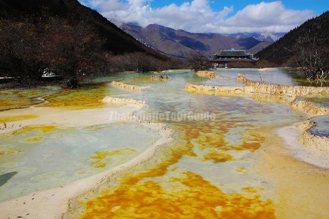 Huanglong Ancient Temple and Pond