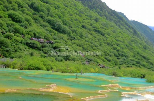 Huanglong Guests Welcome Pond Spring
