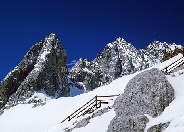 Jade Dragon Snow Mountain Attractive Snow Scenery Lijiang