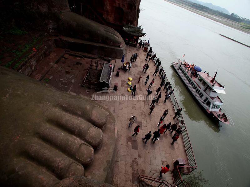 Leshan Giant Buddha Boat