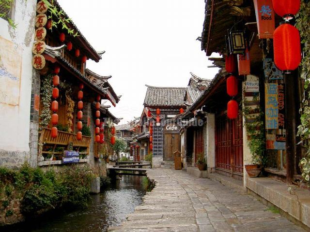 Lijiang Old Town Stores