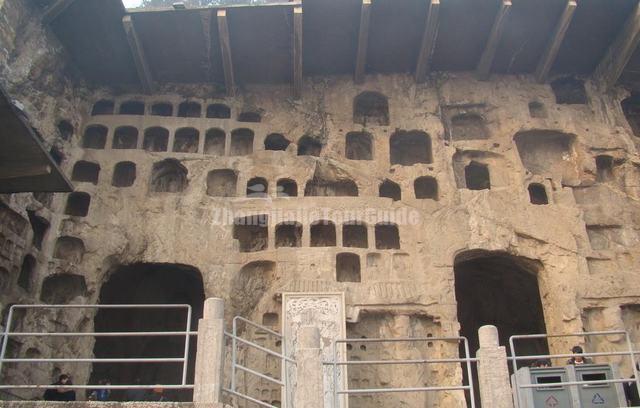 Longmen Grottoes View Luoyang