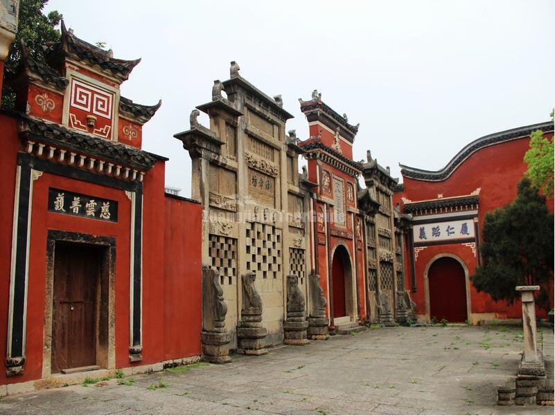 Puguang Temple Zhangjiajie