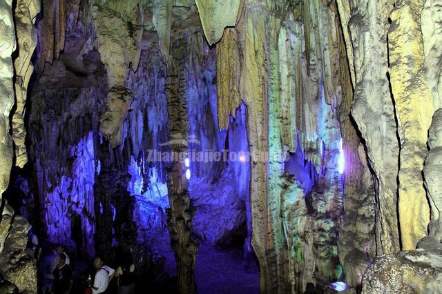 Visitors Visit Reed Flute Cave China