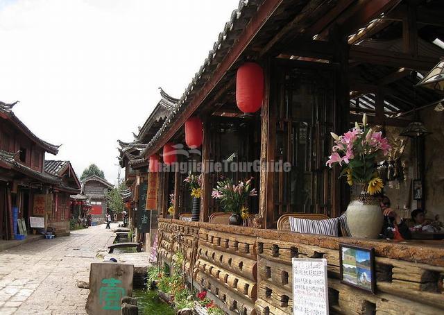 Shuhe Old Town Alley Lijiang