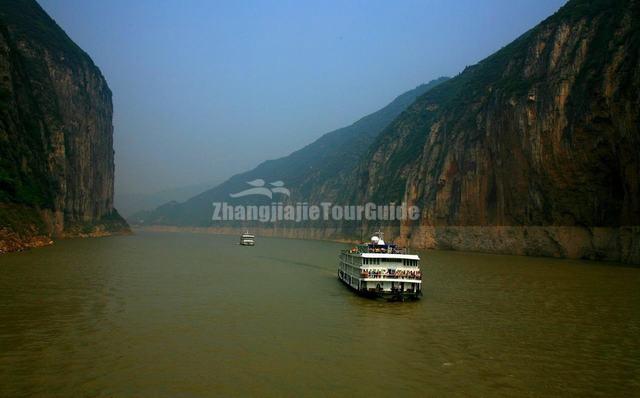 Three Gorges Sightseeing Cruise China