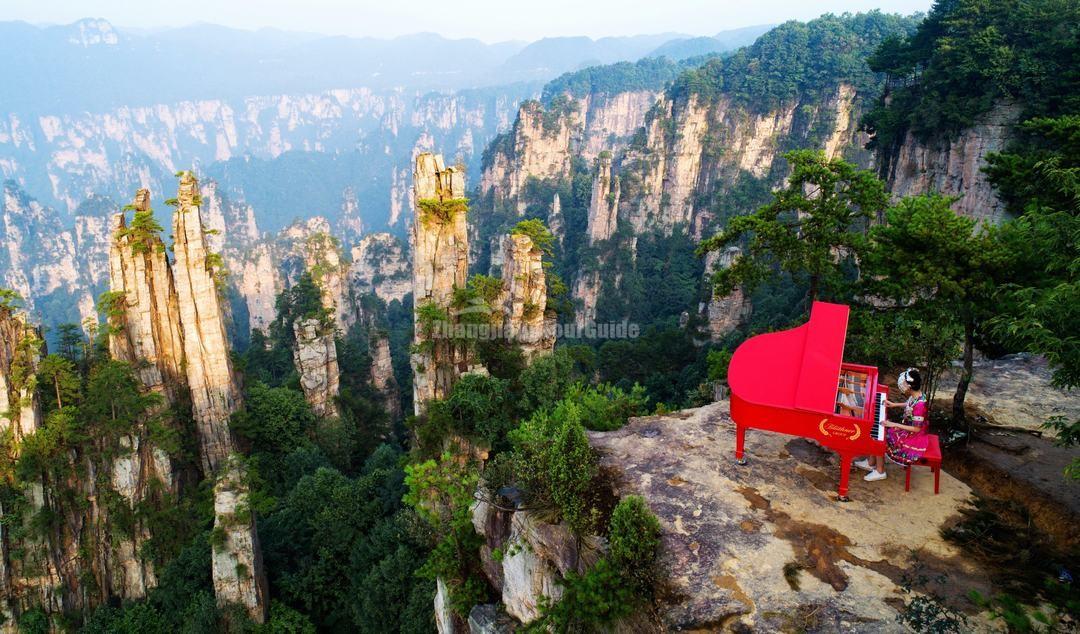 Zhangjiajie Tianzi Mountain