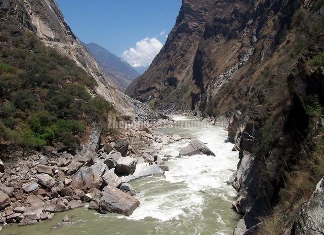 Tiger Leaping Gorge Scenery Yunnan