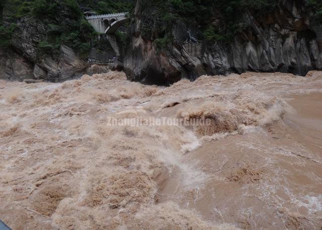 Tiger Leaping Gorge Spectacular River Lijiang