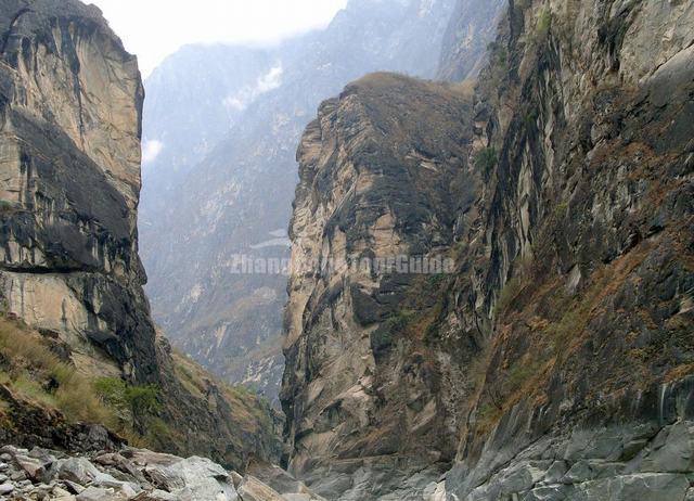 Tiger Leaping Gorge Beautiful Mountain Lijiang