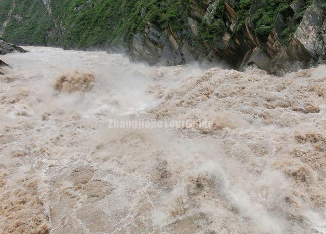 Tiger Leaping Gorge Angry River Lijiang
