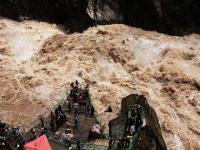 Tiger Leaping Gorge Sightseeing Stand Lijiang