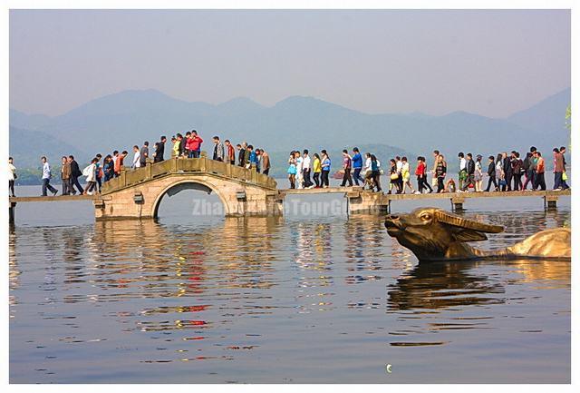 The Broken Bridge at West Lake Hangzhou 