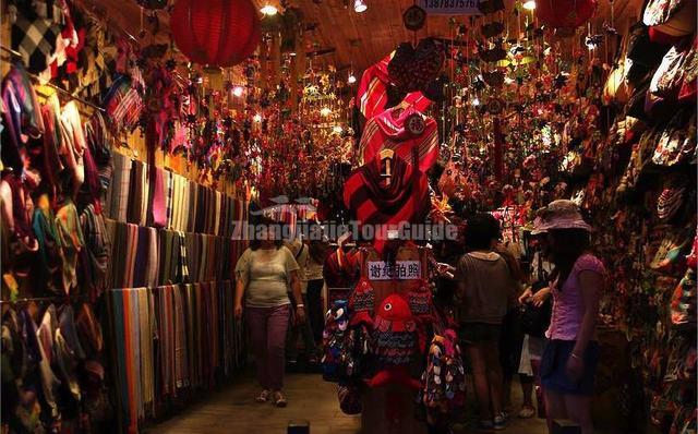 West Street Shop Yangshuo Guilin