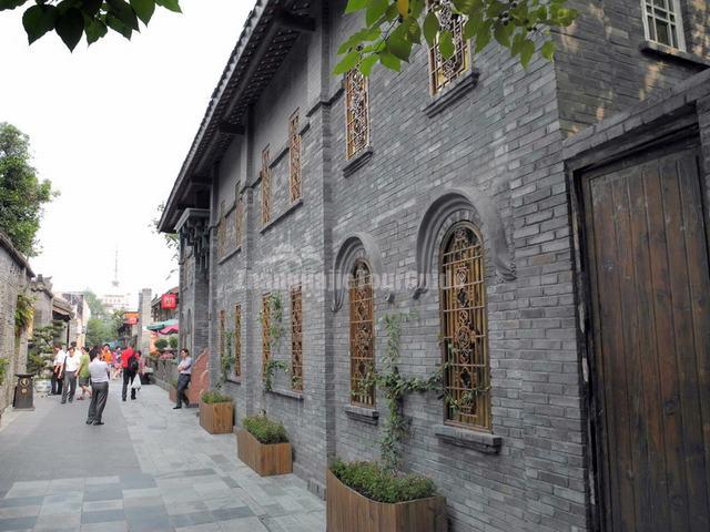 Wide and Narrow Alley House Chengdu