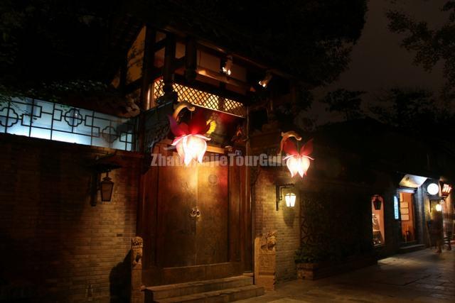 Wide and Narrow Alley Lotus Lamp