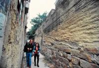 Visitors Visit Xian City Wall